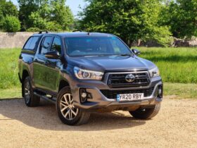 Used Toyota Hi-Lux 2.4 D-4D Invincible X Auto 4WD Euro 6 (s/s) 4dr (TSS)