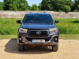 Used Toyota Hi-Lux 2.4 D-4D Invincible X Auto 4WD Euro 6 (s/s) 4dr (TSS) full