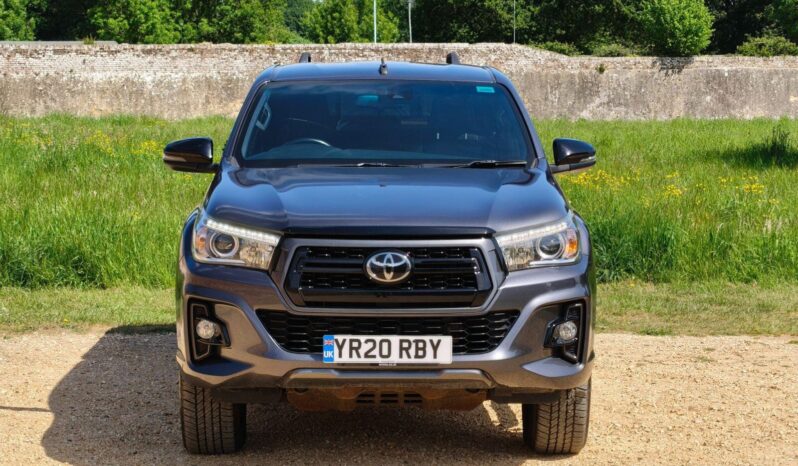 Used Toyota Hi-Lux 2.4 D-4D Invincible X Auto 4WD Euro 6 (s/s) 4dr (TSS) full