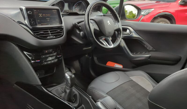 Used Peugeot 2008 1.2 PureTech Allure Euro 6 5dr full