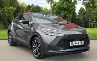 Used Toyota CHR 2.0 VVT-h 13.6 kWh Design SUV 5dr Petrol Plug-in Hybrid CVT Euro 6 (s/s) (223 ps)