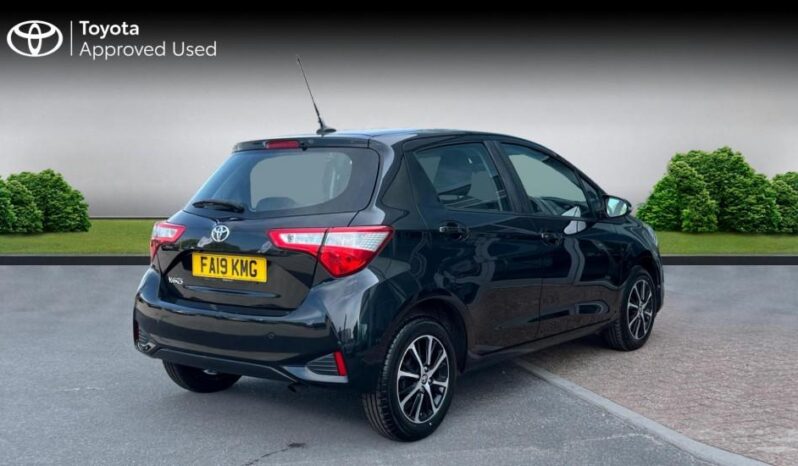 Used Toyota Yaris 1.5 VVT-i Icon Tech Euro 6 5dr full