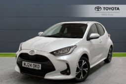 Used Toyota Yaris 1.5 VVT-h Design E-CVT Euro 6 (s/s) 5dr full