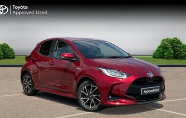 Used Toyota Yaris 1.5 VVT-h Design E-CVT Euro 6 (s/s) 5dr