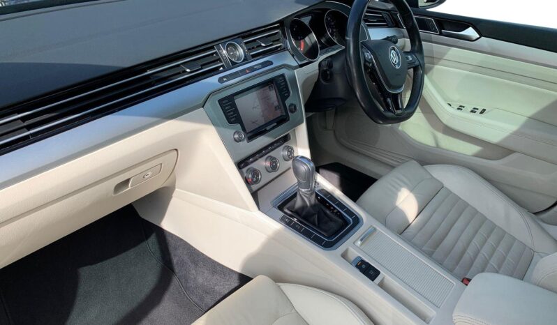 Used Volkswagen Passat 2.0 TDI BlueMotion Tech SE Business DSG Euro 6 (s/s) 4dr full