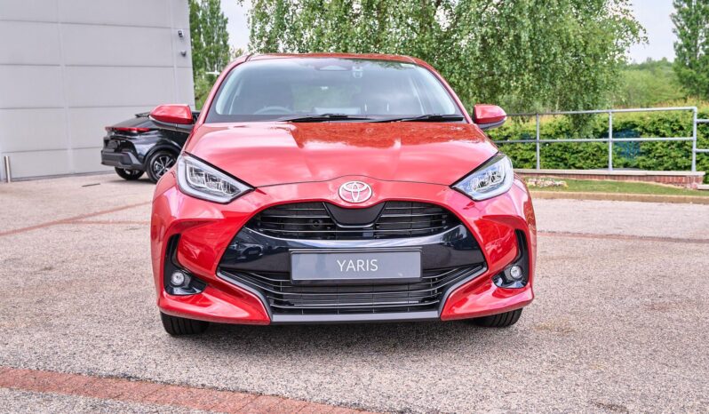 Used Toyota Yaris 1.5 VVT-h Design E-CVT Euro 6 (s/s) 5dr full