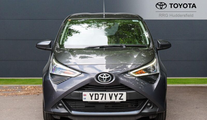 Used Toyota AYGO 1.0 VVT-i x-play Euro 6 (s/s) 5dr full