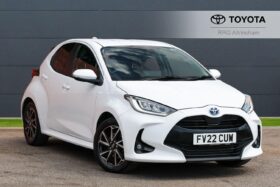 Used Toyota Yaris 1.5 VVT-h Design E-CVT Euro 6 (s/s) 5dr