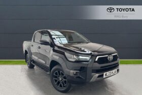Used Toyota Hilux 2.8 D-4D Invincible X Auto 4WD Euro 6 (s/s) 4dr
