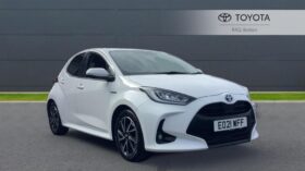 Used Toyota Yaris 1.5 VVT-h Design E-CVT Euro 6 (s/s) 5dr