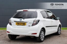 Used Toyota Yaris 1.5 VVT-h T4 CVT Euro 5 5dr full