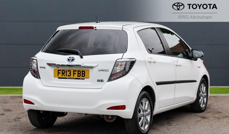 Used Toyota Yaris 1.5 VVT-h T4 CVT Euro 5 5dr full