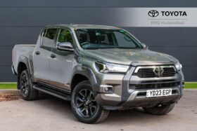 Used Toyota Hilux 2.8 D-4D Invincible X Auto 4WD Euro 6 (s/s) 4dr