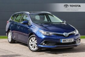 Used Toyota Auris 1.8 VVT-h Business Edition Touring Sports CVT Euro 6 (s/s) 5dr (Safety Sense)