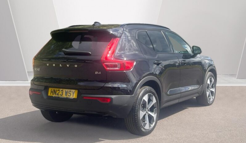 Used Volvo XC40 Ultimate, B4 mild hybrid, Petrol, Dark full