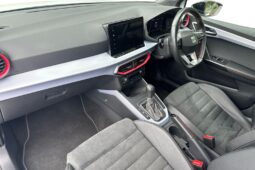 Used SEAT Arona 1.5 TSI (150ps) FR Sport DSG SUV full