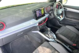 Used SEAT Arona 1.5 TSI (150ps) FR Sport DSG SUV full