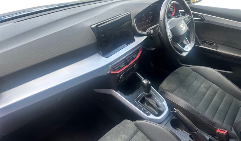 Used SEAT Arona 1.0 TSI (110ps) FR Sport DSG SUV full