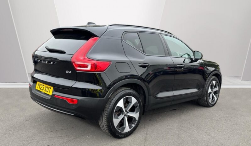 Used Volvo XC40 Ultimate, B4 mild hybrid, Petrol, Dark full