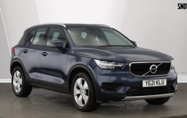 Used Volvo XC40 Momentum, T3 manual