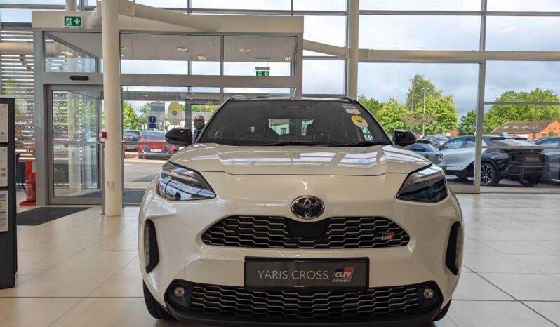 Used Toyota Yaris Cross 1.5 VVT-h GR SPORT E-CVT Euro 6 (s/s) 5dr full