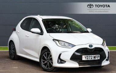 Used Toyota Yaris 1.5 VVT-h Design E-CVT Euro 6 (s/s) 5dr