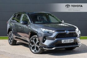 Used Toyota RAV4 2.5 VVT-h 18.1 kWh Dynamic CVT 4WD Euro 6 (s/s) 5dr
