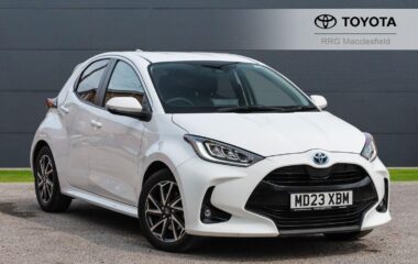 Used Toyota Yaris 1.5 VVT-h Design E-CVT Euro 6 (s/s) 5dr