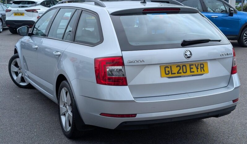 Used Skoda OCTAVIA 1.6 TDI SE Drive Euro 6 (s/s) 5dr full