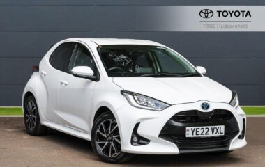 Used Toyota Yaris 1.5 VVT-h Design E-CVT Euro 6 (s/s) 5dr