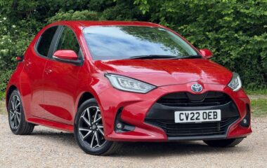 Used Toyota Yaris 1.5 VVT-h Design E-CVT Euro 6 (s/s) 5dr