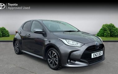 Used Toyota Yaris 1.5 VVT-h Design E-CVT Euro 6 (s/s) 5dr