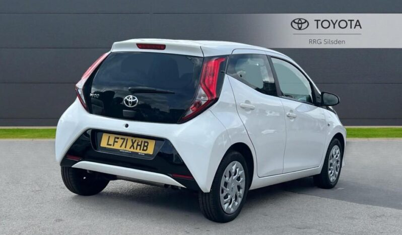 Used Toyota AYGO 1.0 VVT-i x-play Euro 6 (s/s) 5dr full