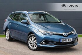 Used Toyota Auris 1.8 VVT-h Icon Touring Sports CVT Euro 6 (s/s) 5dr