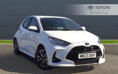 Used Toyota Yaris 1.5 VVT-h Design E-CVT Euro 6 (s/s) 5dr