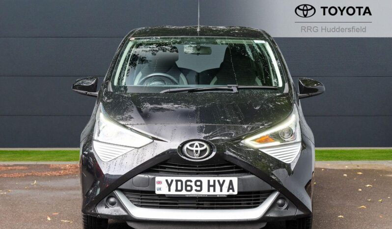 Used Toyota AYGO 1.0 VVT-i x-play Euro 6 5dr full