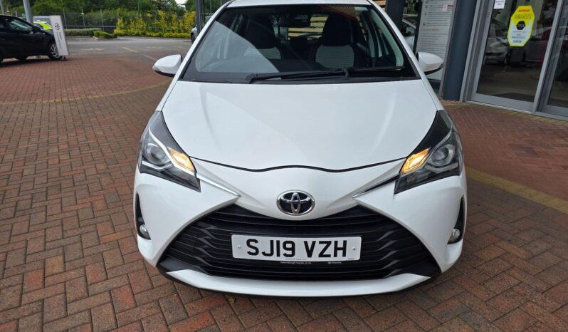 Used Toyota Yaris 1.5 VVT-i Icon Tech Euro 6 5dr full