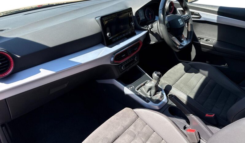 Used SEAT Arona 1.0 TSI (110ps) FR Edition SUV full
