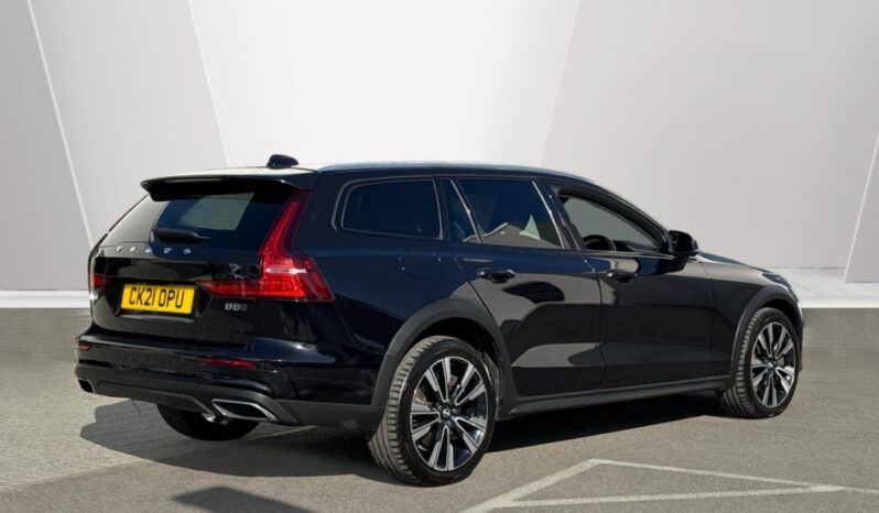 Used Volvo V60 Cross Country Pro, B5 AWD mild hybrid full