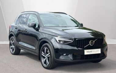 Used Volvo XC40 Plus, B3 mild hybrid, Petrol, Dark