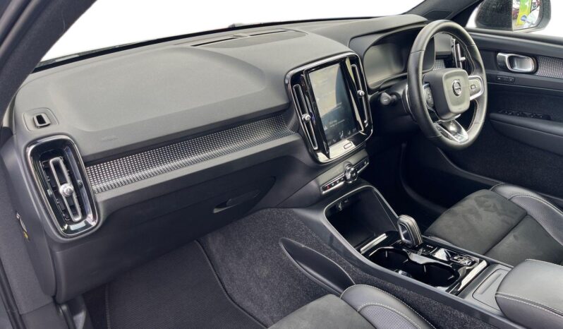 Used Volvo XC40 2.0 D4 R-Design Pro Auto AWD Euro 6 (s/s) 5dr full
