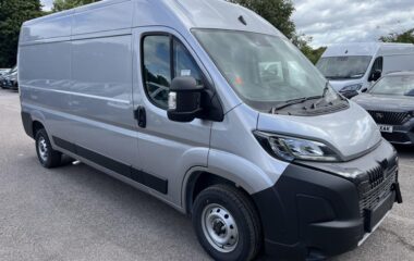 Used Peugeot Boxer 2.2 BlueHDi 335 Professional Manual L3 H2 Euro 6 (s/s) 5dr