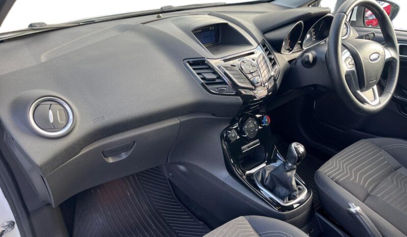 Used Ford Fiesta 1.0T EcoBoost Zetec Euro 6 (s/s) 5dr full