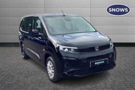 Used Vauxhall Combo Life 52kWh Design XL MPV Auto 5dr (7.4kW Charger)