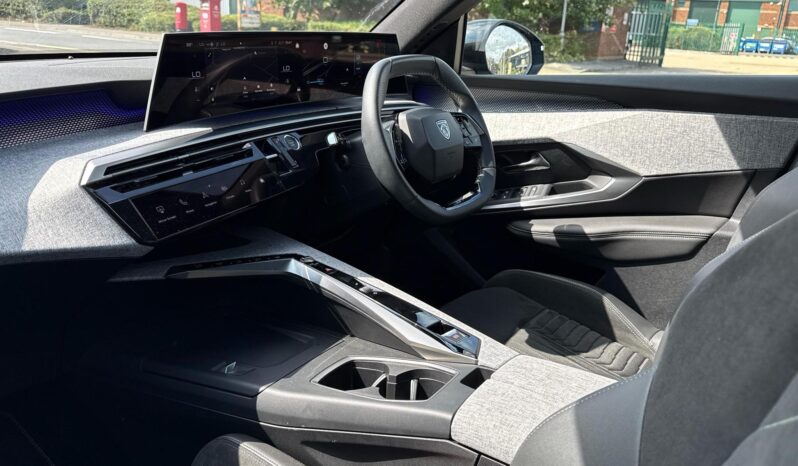 Used Peugeot 3008 73kWh GT Auto 5dr full