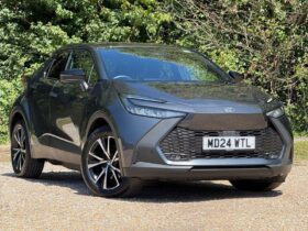 Used Toyota CHR 2.0 VVT-h 13.6 kWh Design CVT Euro 6 (s/s) 5dr