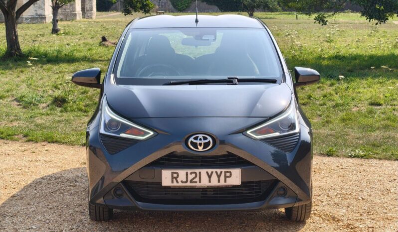 Used Toyota AYGO 1.0 VVT-i x-play Euro 6 (s/s) 5dr full