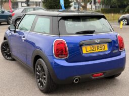 Used MINI HATCHBACK 1.5 Cooper Classic Euro 6 (s/s) 3dr full