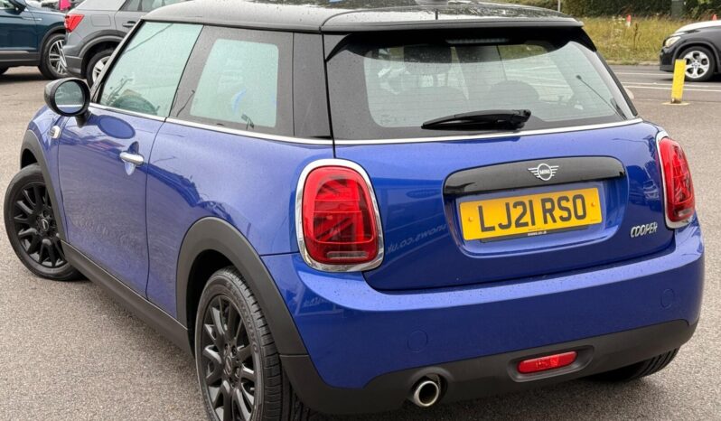 Used MINI HATCHBACK 1.5 Cooper Classic Euro 6 (s/s) 3dr full