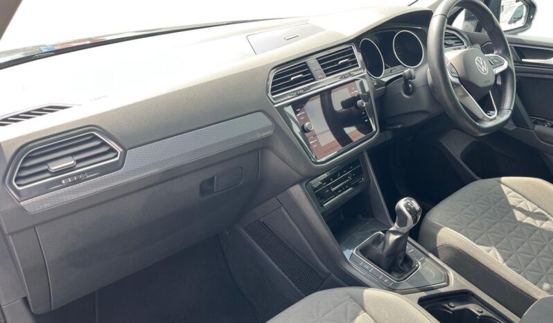 Used Volkswagen Tiguan 1.5 TSI Life Euro 6 (s/s) 5dr full